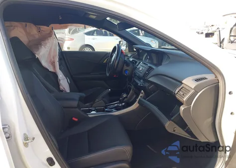 2016 Honda Accord Sport z USA, uszkodzony, nr VIN 1HGCR2F51GA193542